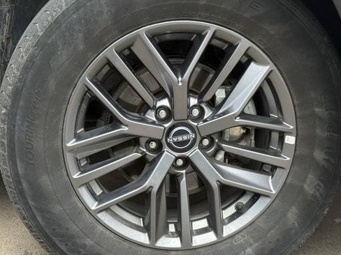 Used 2024 Nissan Rogue S AWD/4WD image 9