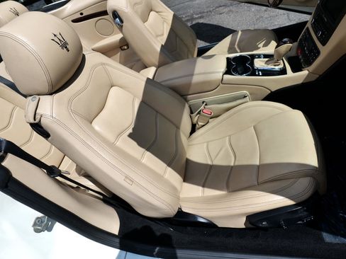 Used 2015 Maserati GranTurismo Convertible image 35