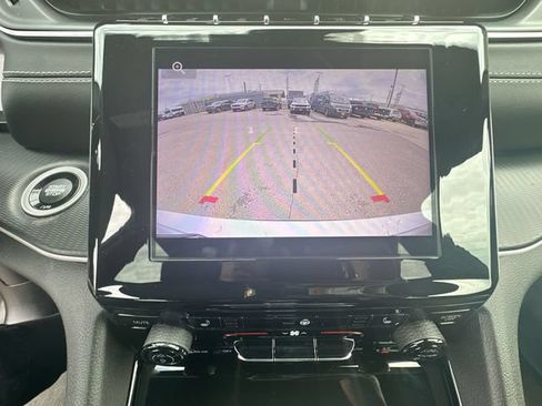 Used 2023 Jeep Grand Cherokee L Laredo AWD/4WD image 19