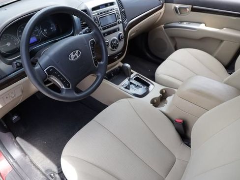 Used 2010 Hyundai Santa Fe GLS FWD image 6