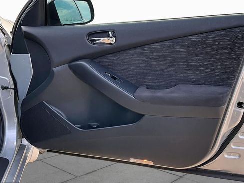 Used 2010 Nissan Altima 2.5 S FWD image 22