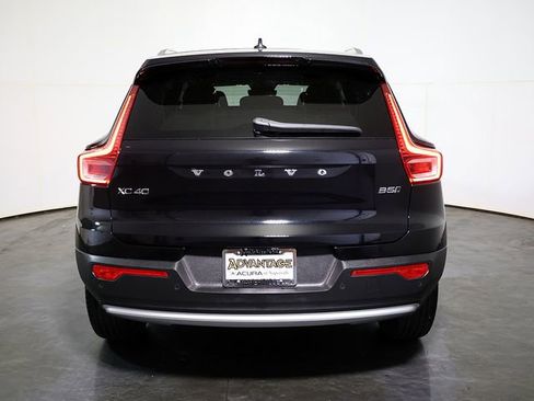 Used 2024 Volvo XC40 B5 Core AWD/4WD image 10
