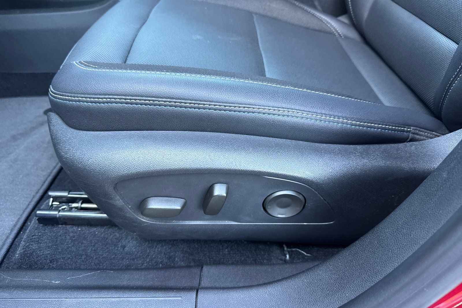 Used 2024 Chevrolet Equinox EV LT FWD image 12