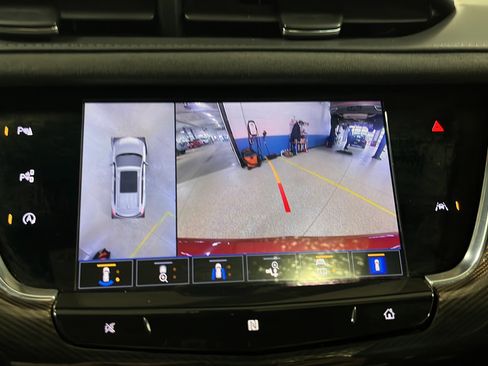 Used 2021 Cadillac XT6 Sport w/ Platinum Package AWD/4WD image 14