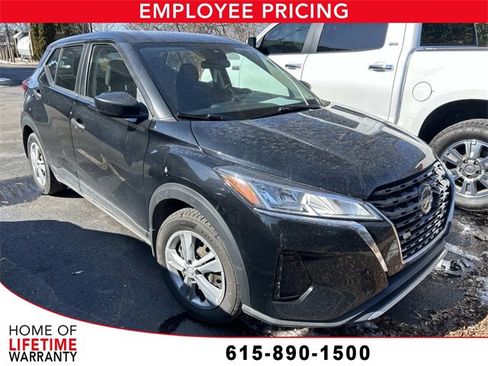 Used 2022 Nissan Kicks S image 1