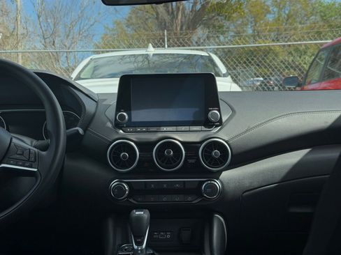 Used 2025 Nissan Sentra SV image 17