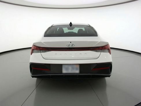 Used 2025 Hyundai Elantra SEL image 7