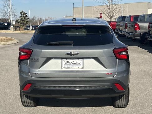 Used 2024 Chevrolet Trax RS w/ Driver Confidence Package image 8
