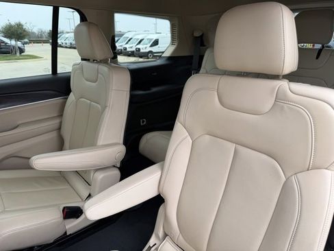 Used 2022 Jeep Grand Cherokee L Limited image 20