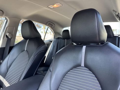 Used 2022 Toyota Camry SE image 22