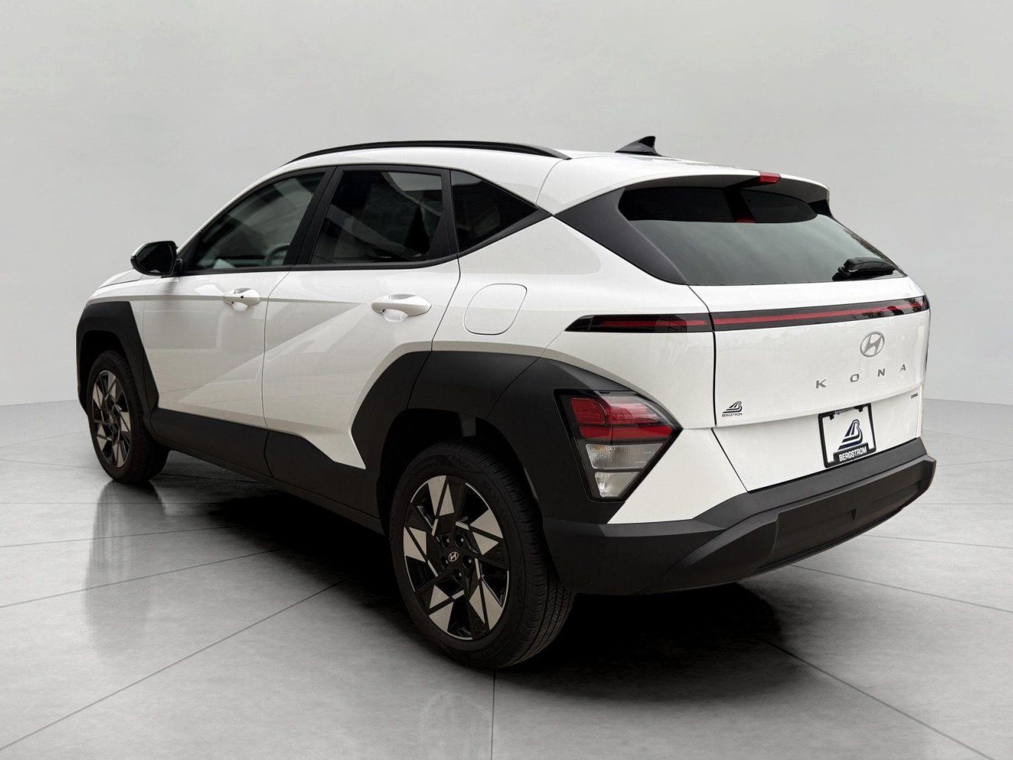 Used 2025 Hyundai Kona SEL AWD/4WD image 10