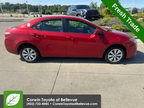 Used 2015 Toyota Corolla LE FWD image 2