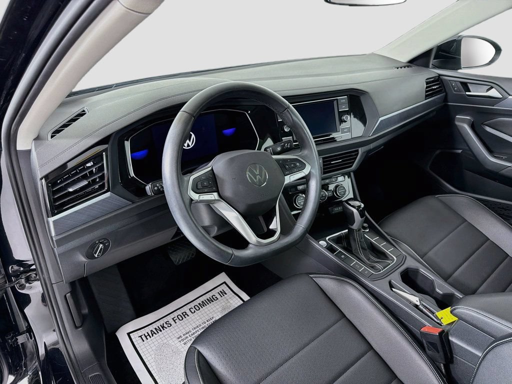 Used 2024 Volkswagen Jetta SE w/ Panoramic Sunroof Package FWD image 9