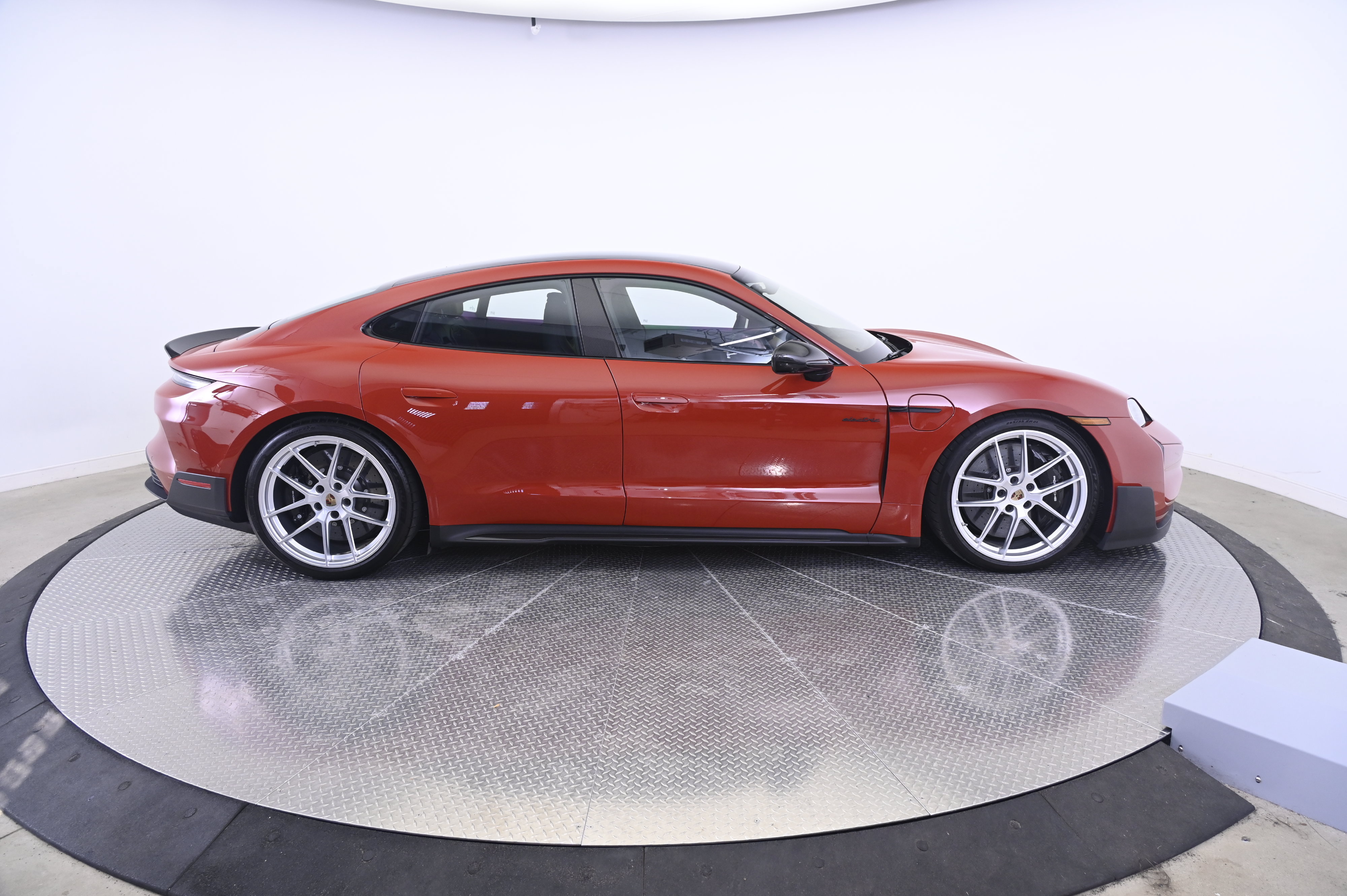 Certified 2025 Porsche Taycan Turbo GT AWD/4WD image 8