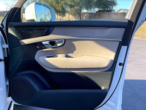 New 2026 Volvo XC90 B6 Ultra w/ Protection Package image 31