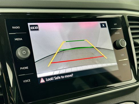 Used 2023 Volkswagen Atlas SE image 13