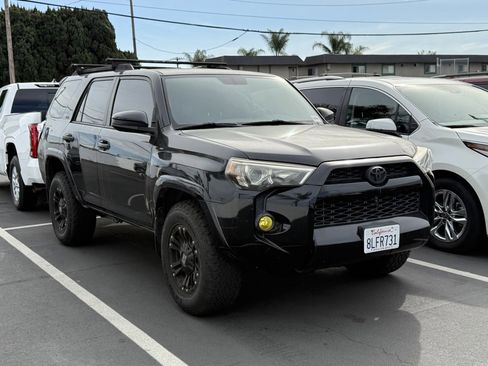Used 2015 Toyota 4Runner SR5 image 3