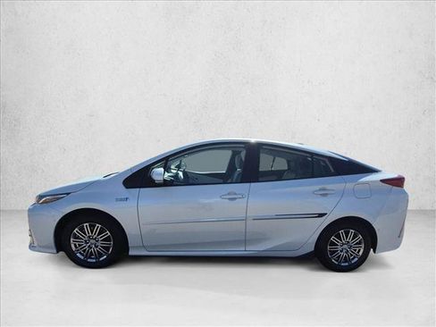 Used 2021 Toyota Prius Prime Limited FWD image 9