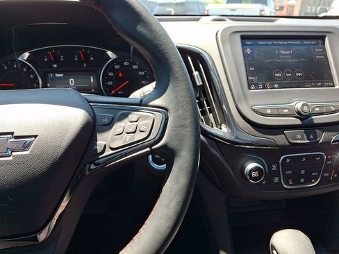 Certified 2023 Chevrolet Equinox RS FWD image 24