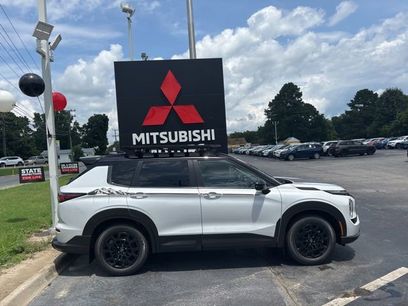 New 2025 Mitsubishi Outlander SE