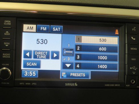 Used 2011 Jeep Grand Cherokee Limited image 36