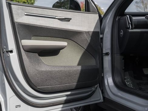 New 2026 Volvo EX30 Cross Country Ultra image 32