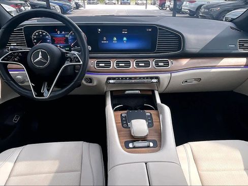 Certified 2025 Mercedes-Benz GLS 450 4MATIC image 16