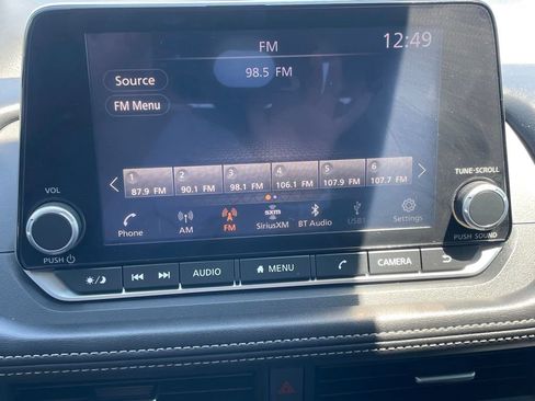 Used 2025 Nissan Rogue SV AWD/4WD image 16