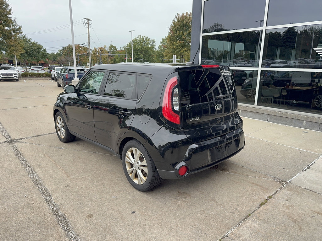 Used 2016 Kia Soul ! w/ Premium Package FWD image 3