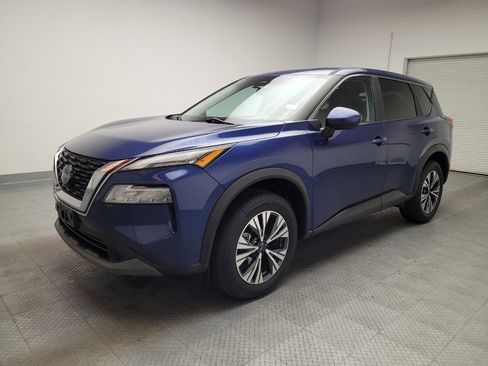 Used 2023 Nissan Rogue SV FWD image 2