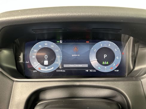 Used 2025 Land Rover Range Rover Velar S image 28