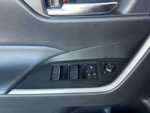 Used 2024 Toyota RAV4 XLE w/ Convenience Package AWD/4WD image 11