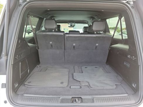 Used 2024 Jeep Wagoneer L Series II w/ Flexible Seating Group AWD/4WD image 8