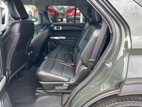 Used 2024 Ford Explorer Limited AWD/4WD image 9