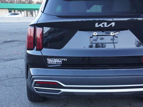 Used 2023 Kia Sorento SX Prestige image 17