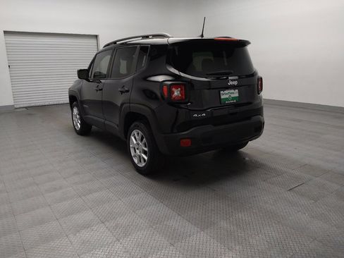 Used 2023 Jeep Renegade Latitude w/ Sun/Sound Group AWD/4WD image 5