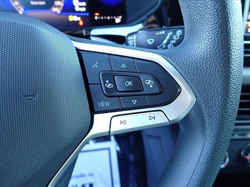 Used 2022 Volkswagen Taos S image 16