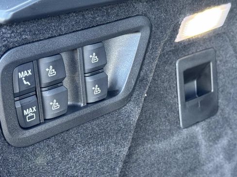 Used 2026 BMW X7 xDrive40i w/ M Sport Package AWD/4WD image 7