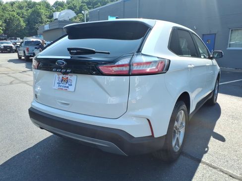 Certified 2022 Ford Edge SEL w/ Convenience Package AWD/4WD image 8