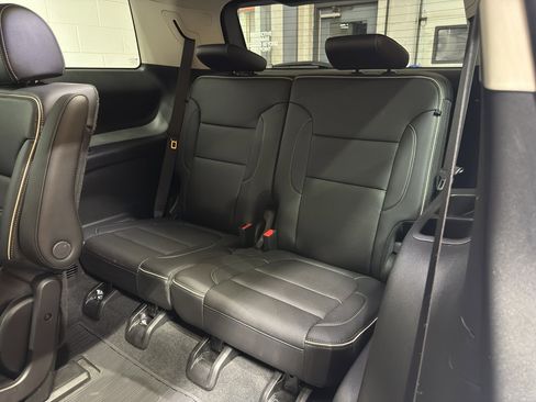 Used 2022 GMC Acadia Denali w/ GMC Pro Grade Package image 13