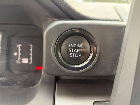Used 2024 Toyota Tacoma SR5 AWD/4WD image 20