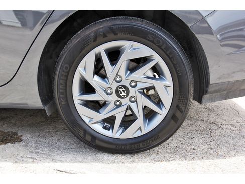 Used 2024 Hyundai Elantra SEL FWD image 33