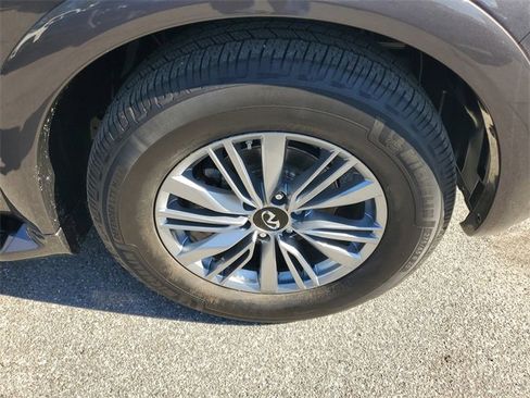 Used 2024 INFINITI QX80 Luxe image 5