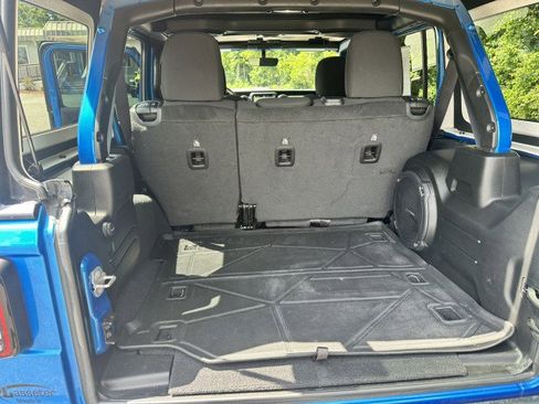 Used 2022 Jeep Wrangler Unlimited Sport AWD/4WD image 17