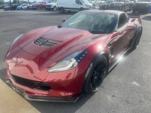Used 2018 Chevrolet Corvette Z06 RWD image 2