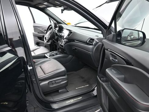 Used 2023 Honda Ridgeline Black Edition image 12