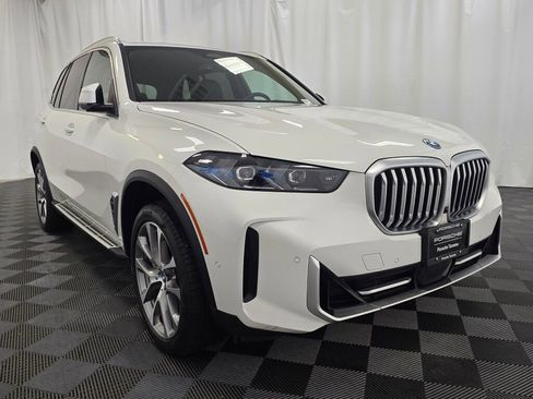 Used 2025 BMW X5 xDrive50e image 7