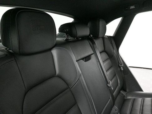 Certified 2026 Porsche Macan image 23