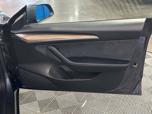 Used 2022 Tesla Model 3 Long Range image 35