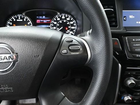 Used 2017 Nissan Pathfinder S image 25